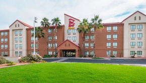 Red Roof Inn PLUS + Phoenix West